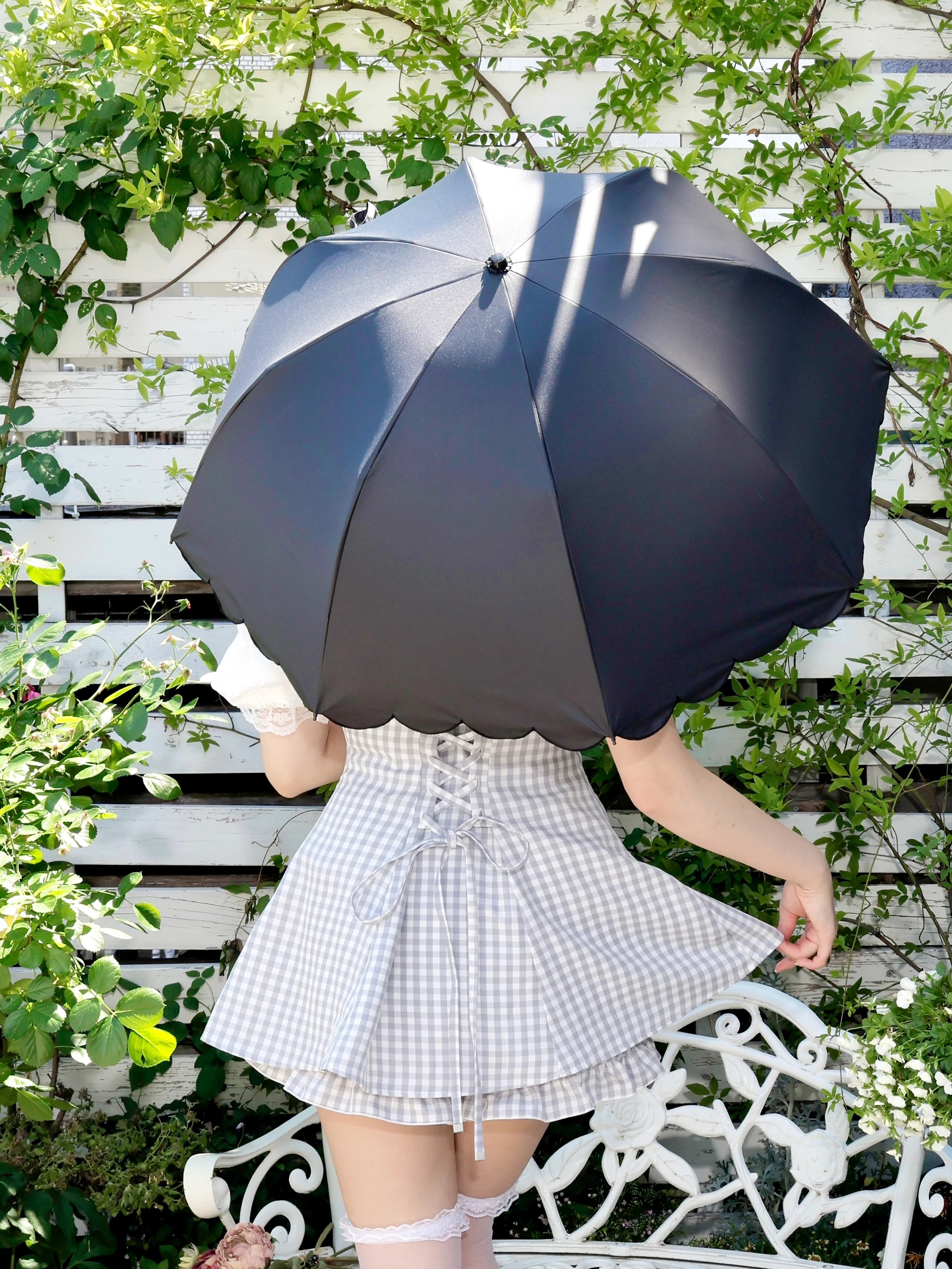 スカラップ二段折りたたみ日傘（グッズ｜オフホワイト・黒・紫