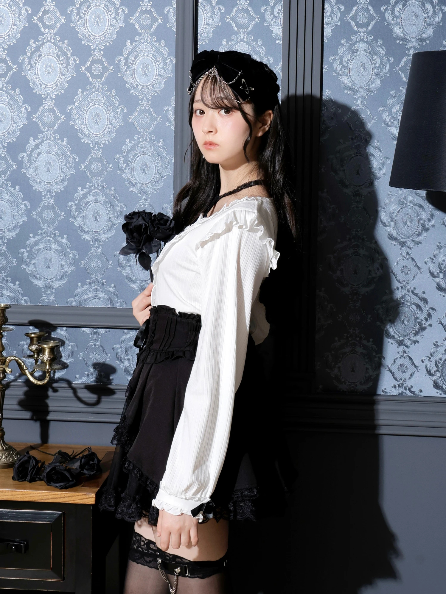 ゴシックローズチョーカーネックカットソー（カットソー・Tシャツ｜黒