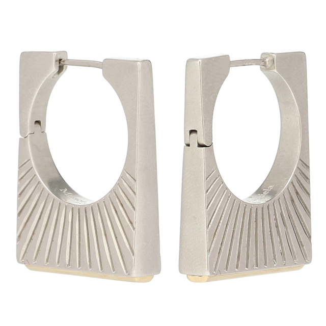 メゾンマルジェラ Versailles earrings エングレーブ ピアス シルバー