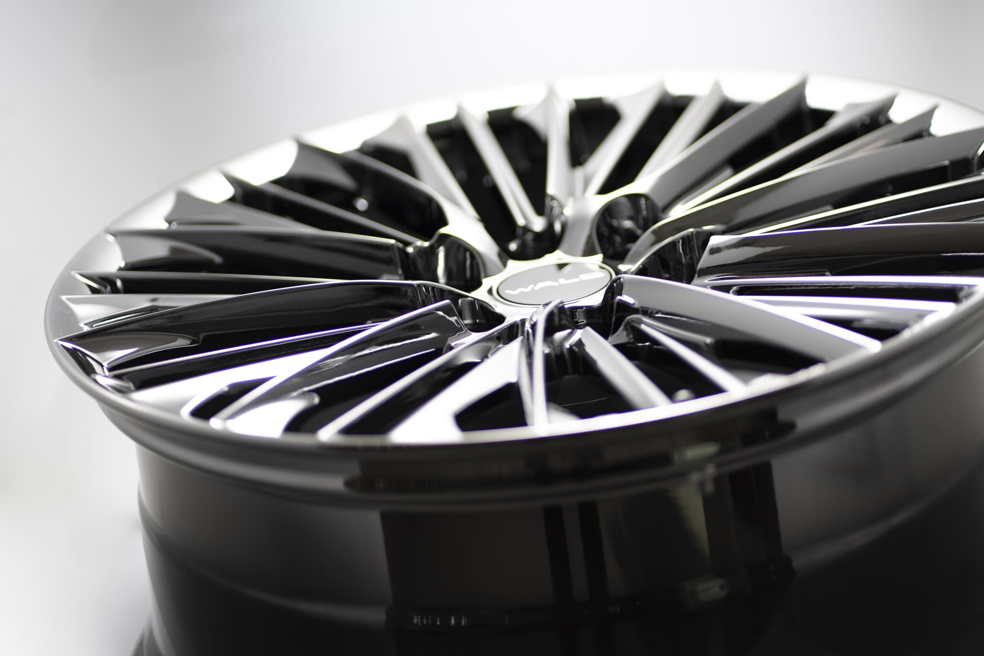 国産車】ジェニュインライン F001 タイヤ&ホイール4本セット – WALD