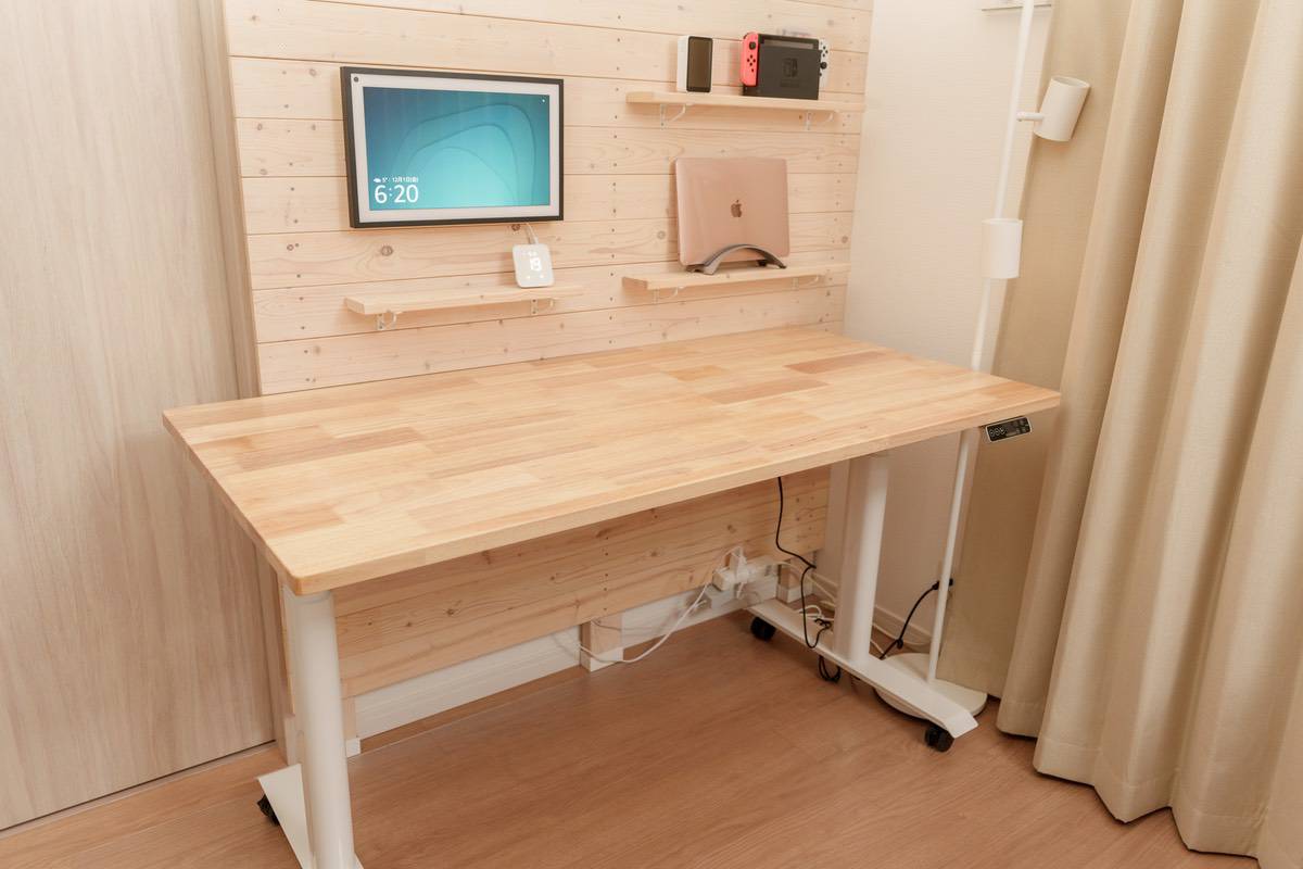 FlexiSpot E8 レビュー | 純正ゴム（集成材）天板を鬼目ナットで