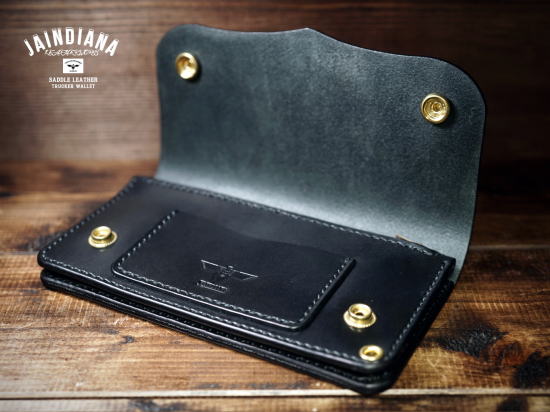 TRWC-B 定番ブラックサドルレザーのトラッカーウォレット