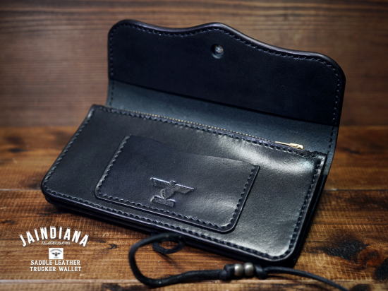 TRWE-B 定番ブラックサドルレザーのトラッカーウォレット