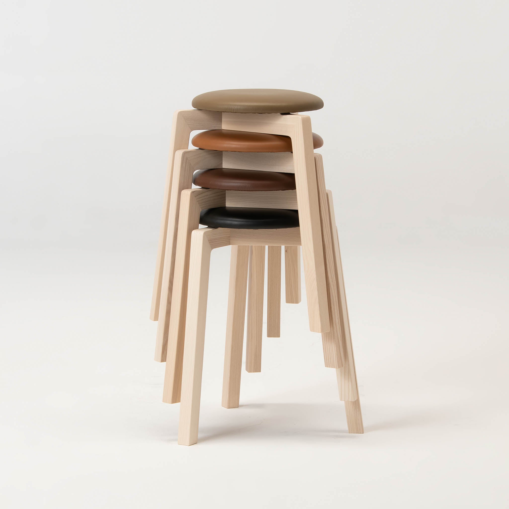 旭川家具 スツール | Stacking Stool02 センの木 | 革座 カーキ | 大雪木工