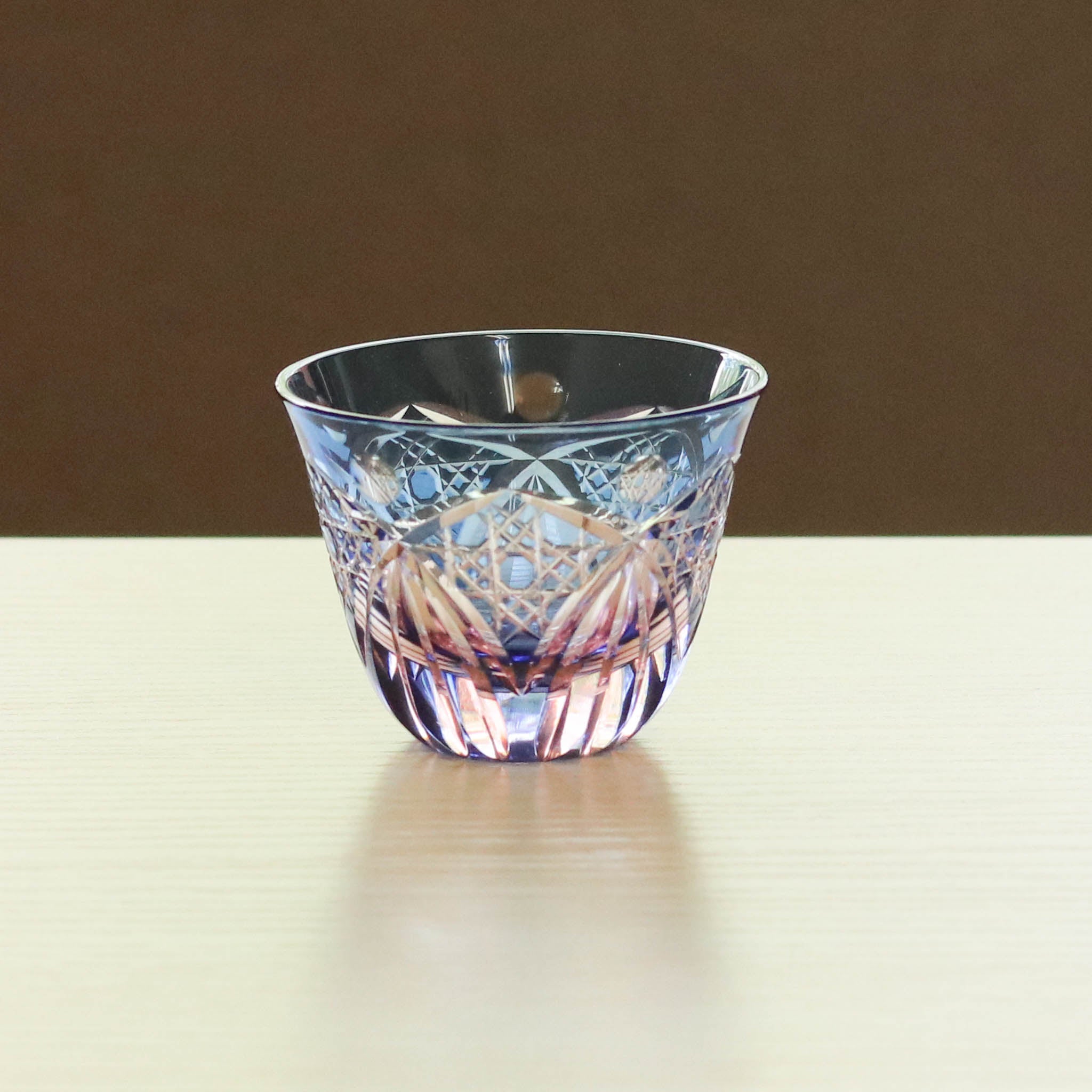 江戸切子 ぐい呑 | 八角篭目文様 | ブルーピンク | ミツワ硝子