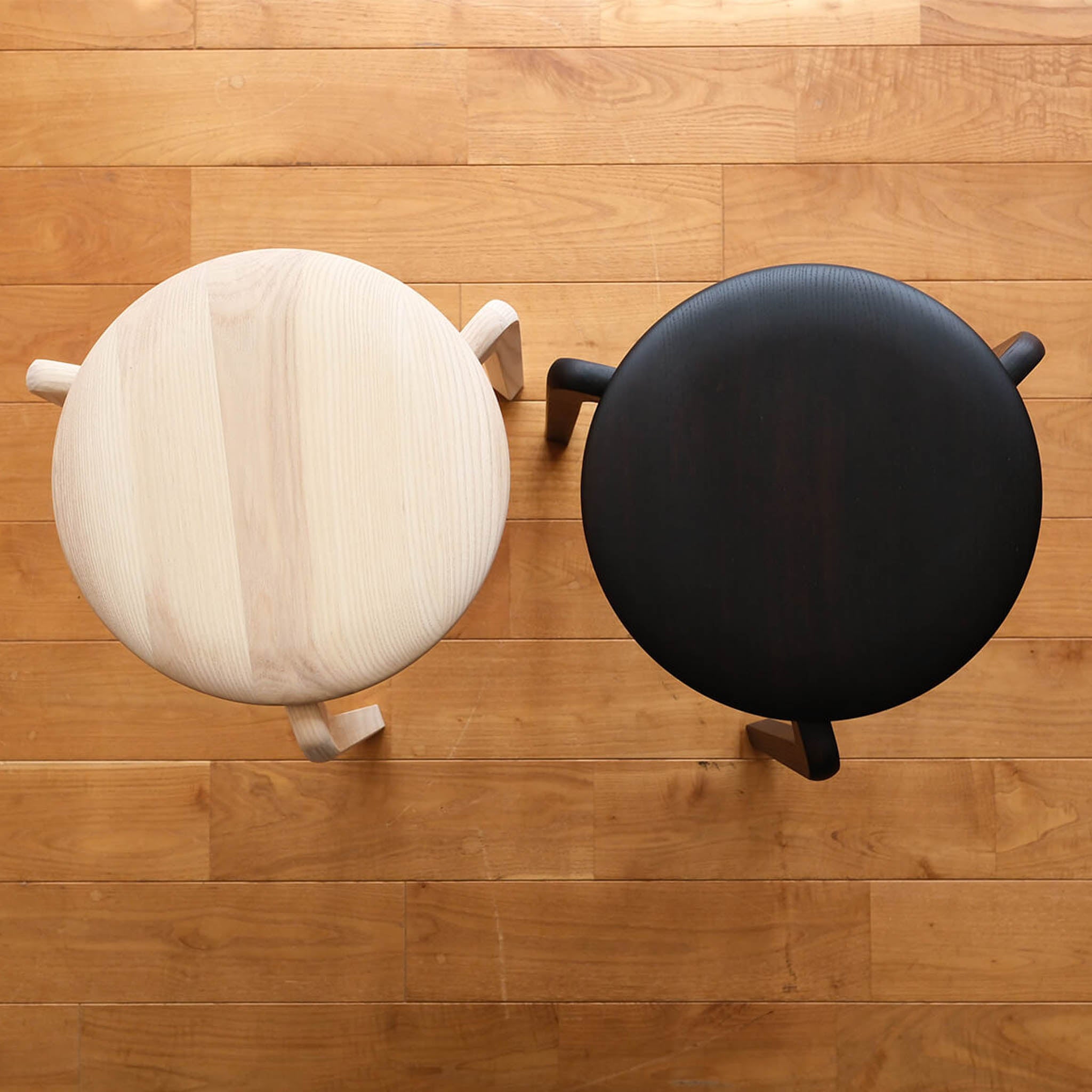 木工家具 スツール | LISCIO Stool | 柿渋鉄媒染 | DENTO