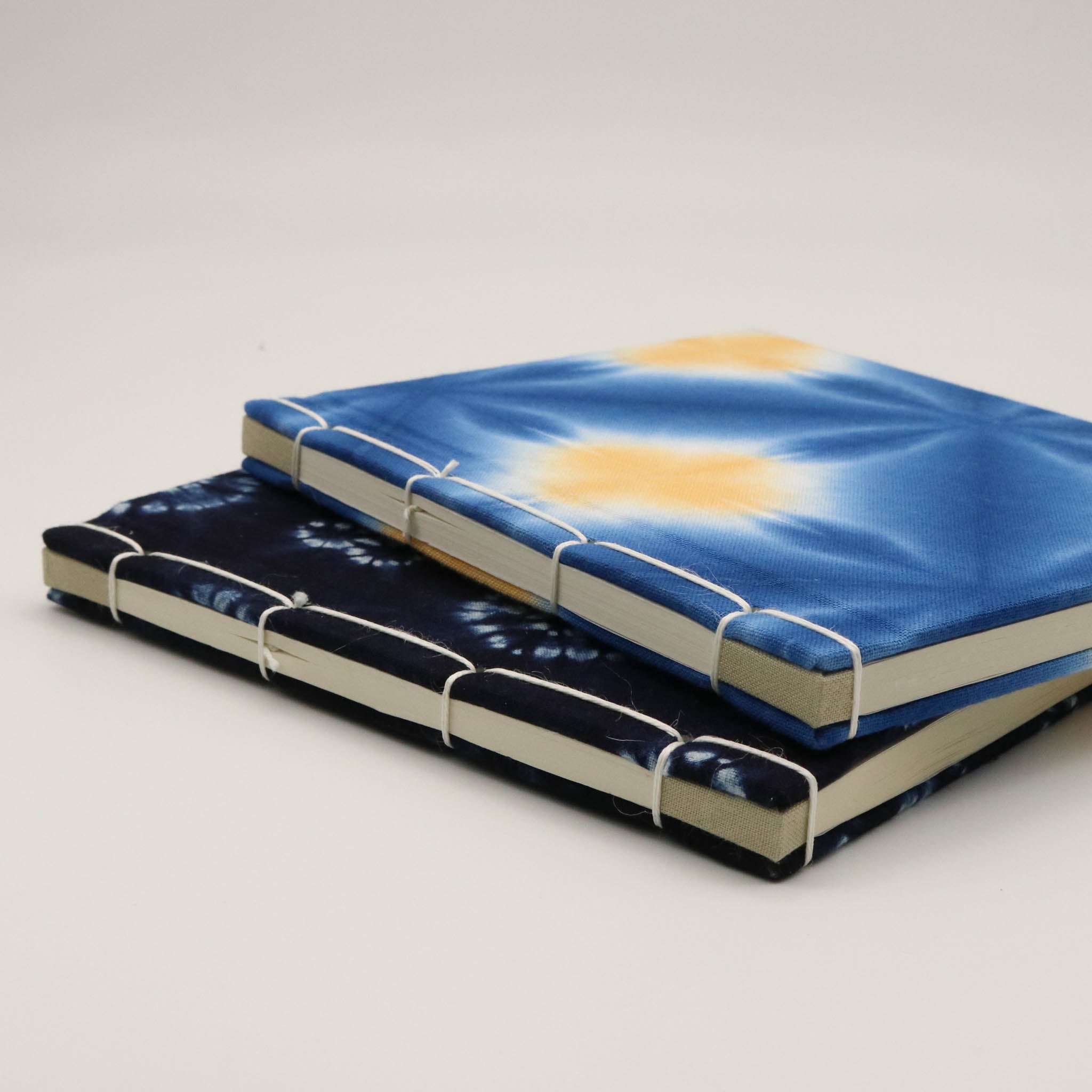 和綴じ本 | 有松絞り・美濃和紙 | 雪花絞り | 御朱印帳 | 和綴じ堂