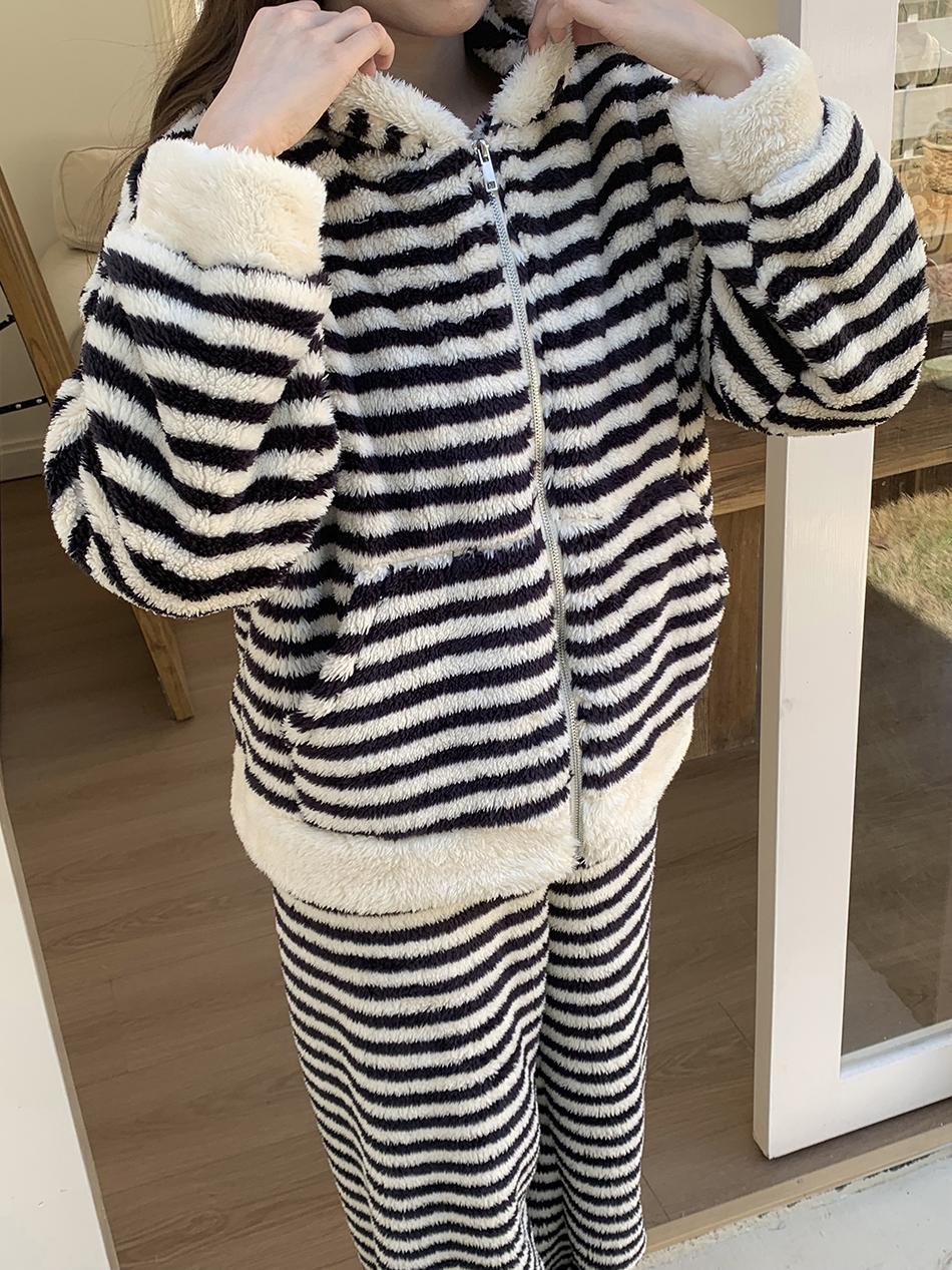 フード付ボーダージップセットアップパジャマ – JIMJAMIE