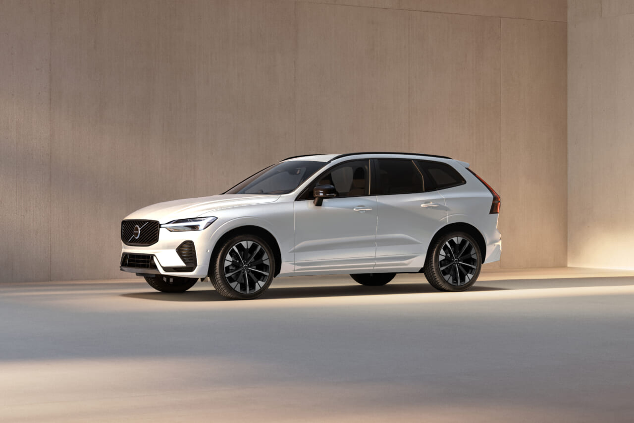 精悍なダークエクステリアが与えられた、ボルボXC60が登場【XC60 Ultra