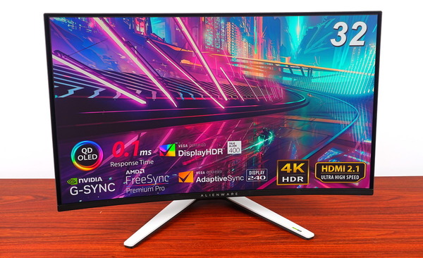 Alienware AW3225QF」をレビュー。4K/240Hzの量子ドット有機ELモニタを