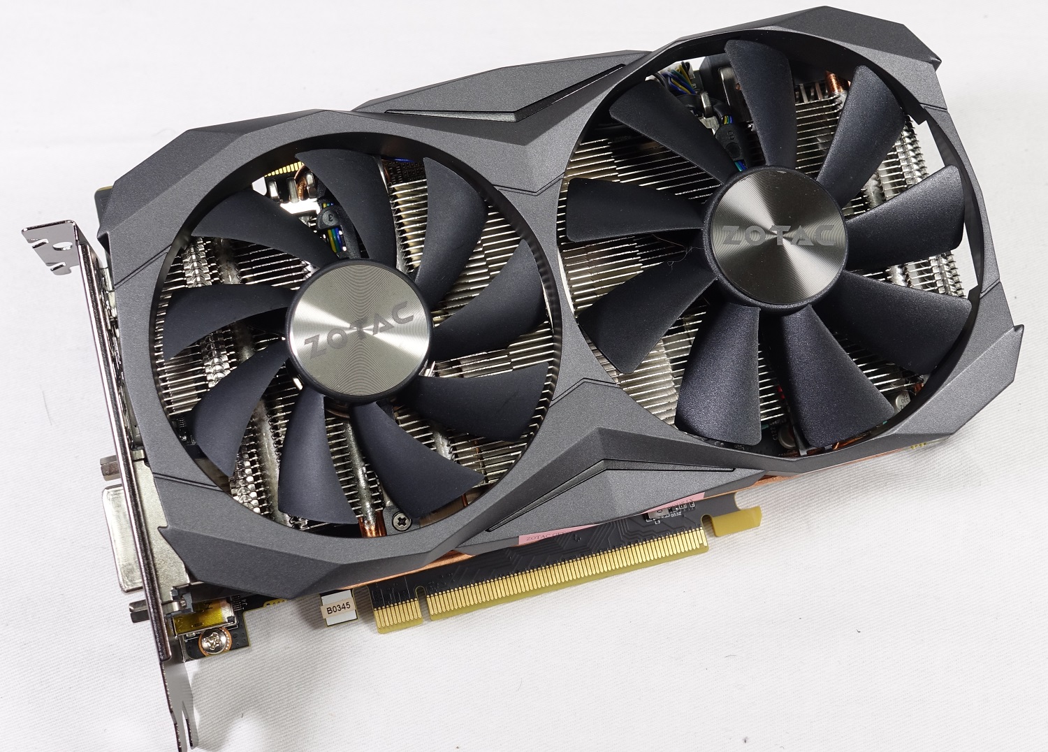 最小最速！「ZOTAC GeForce GTX 1080 Ti Mini」をレビュー | 自作と