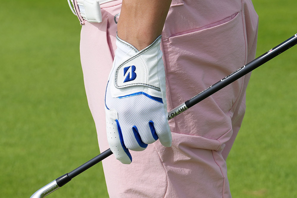 ULTRA GRIP COOL(21(21cm) WH(白)): ギア|BRIDGESTONE GOLF Online