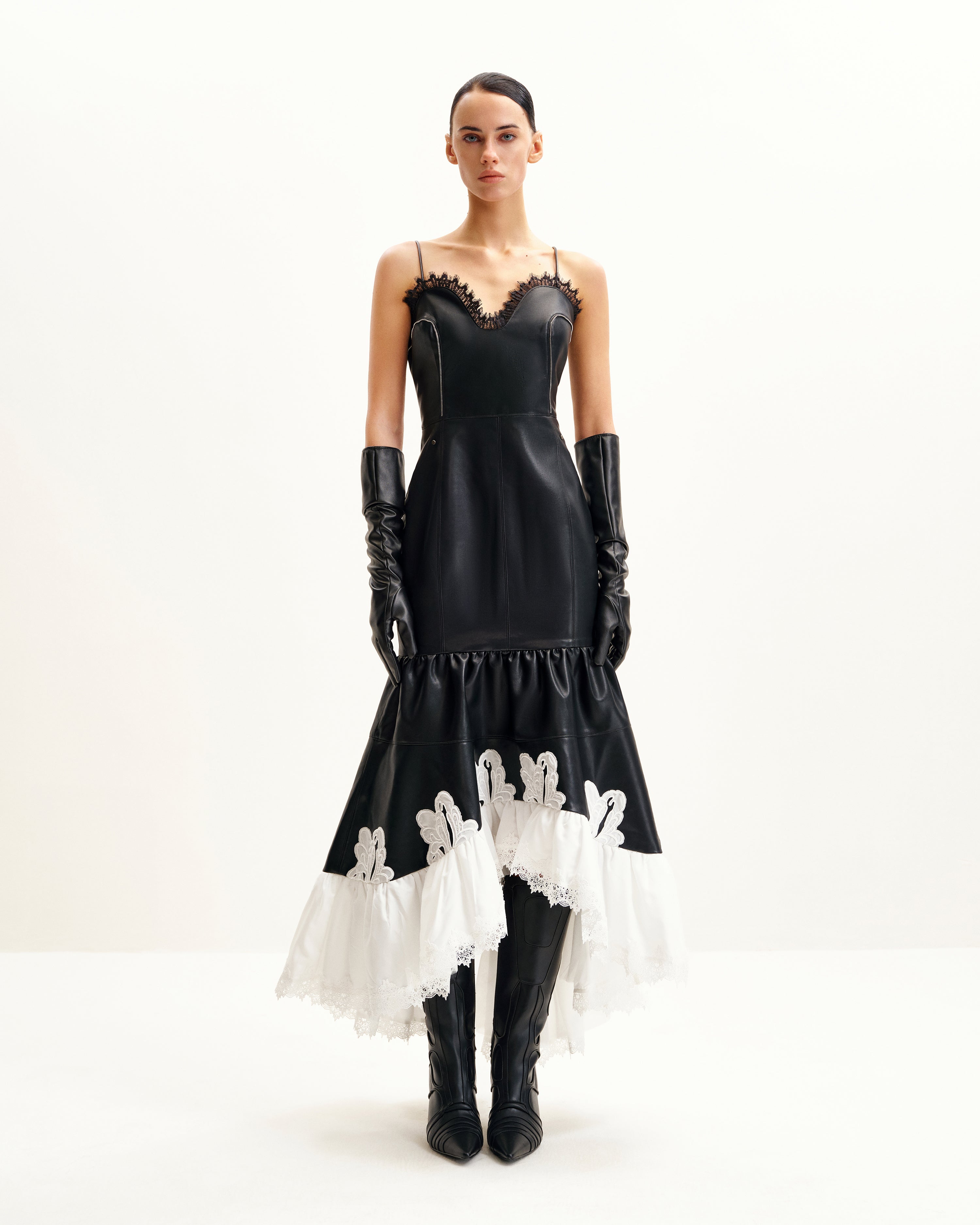 Zora レーストリムレザードレス - ブラック - JW PEI Japan Official