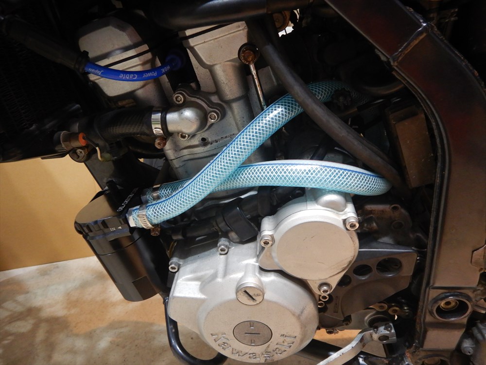 D-Trackerに5,000円以下でオイルキャッチタンクを取り付ける方法 - J的