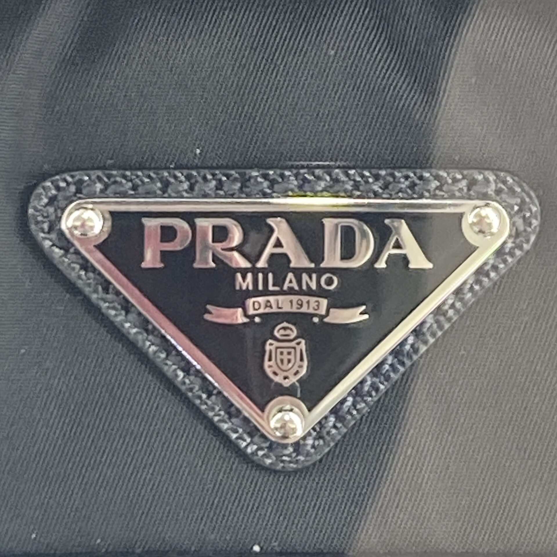 プラダバッグ買取でまさかの基準外判定！？ どこがダメだった！？ 真贋