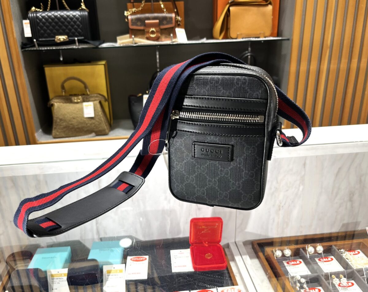 グッチ【GUCCI】GGスプリーム シェリーライン ショルダーバッグ 682357