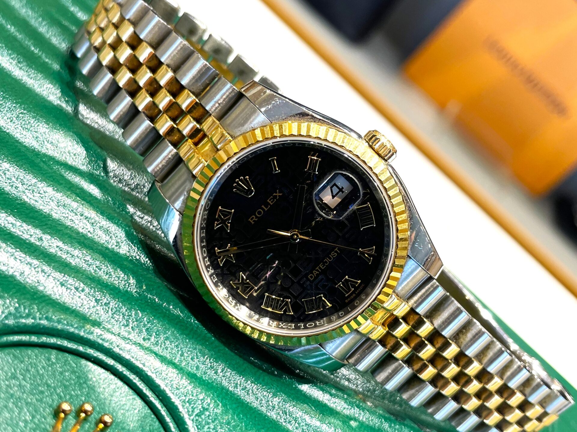 ロレックス【ROLEX】デイトジャスト 116233 ブラック彫り コンピュータ