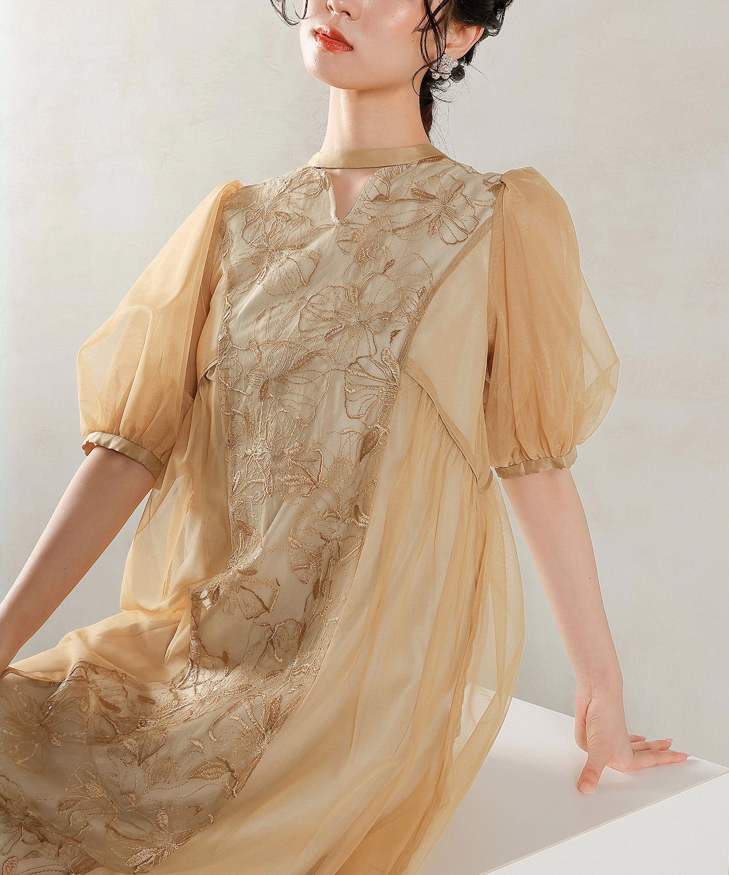 スパンコールレース Aライン チュールワンピース
