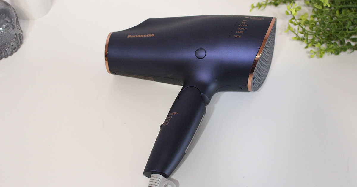 高浸透「ナノイー」＆ミネラルで内側までうるおうヘアードライヤー