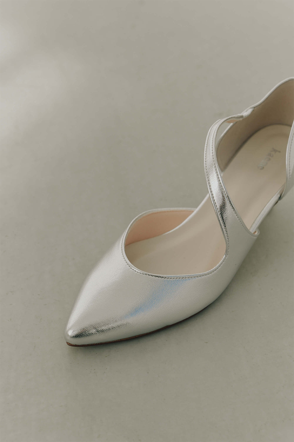 kaene公式オンラインストア アシメストラップパンプス / 050018 結婚式