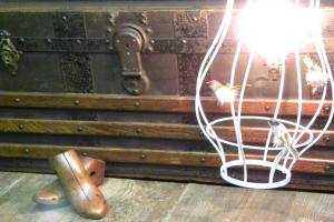 大正から昭和初期の味わい深いレトロな文机