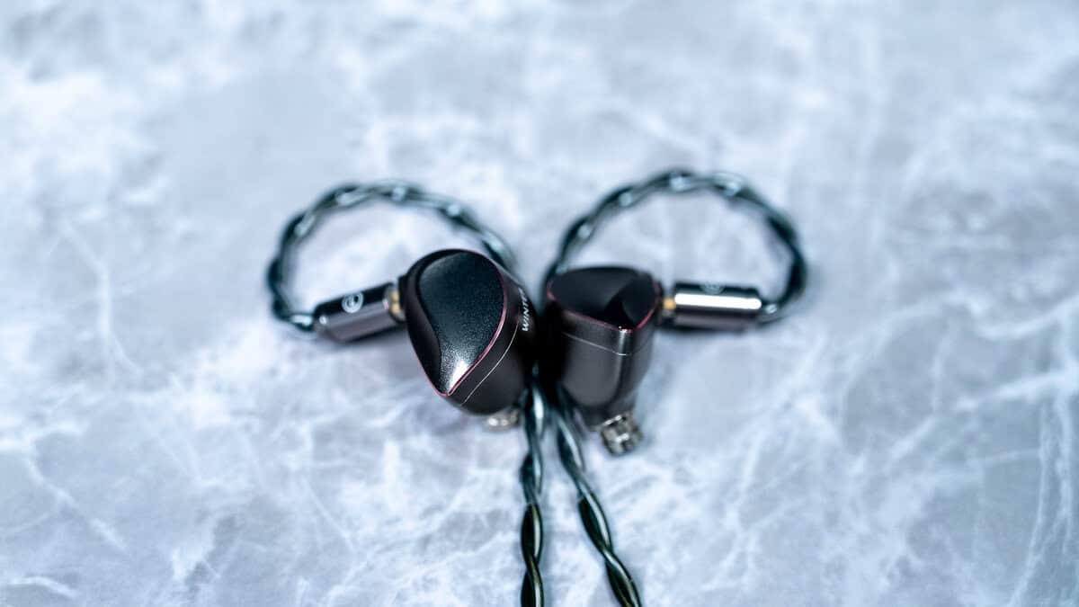 ボーカルの質がやばい！骨伝導ドライバー搭載の名作イヤホン2世代目が