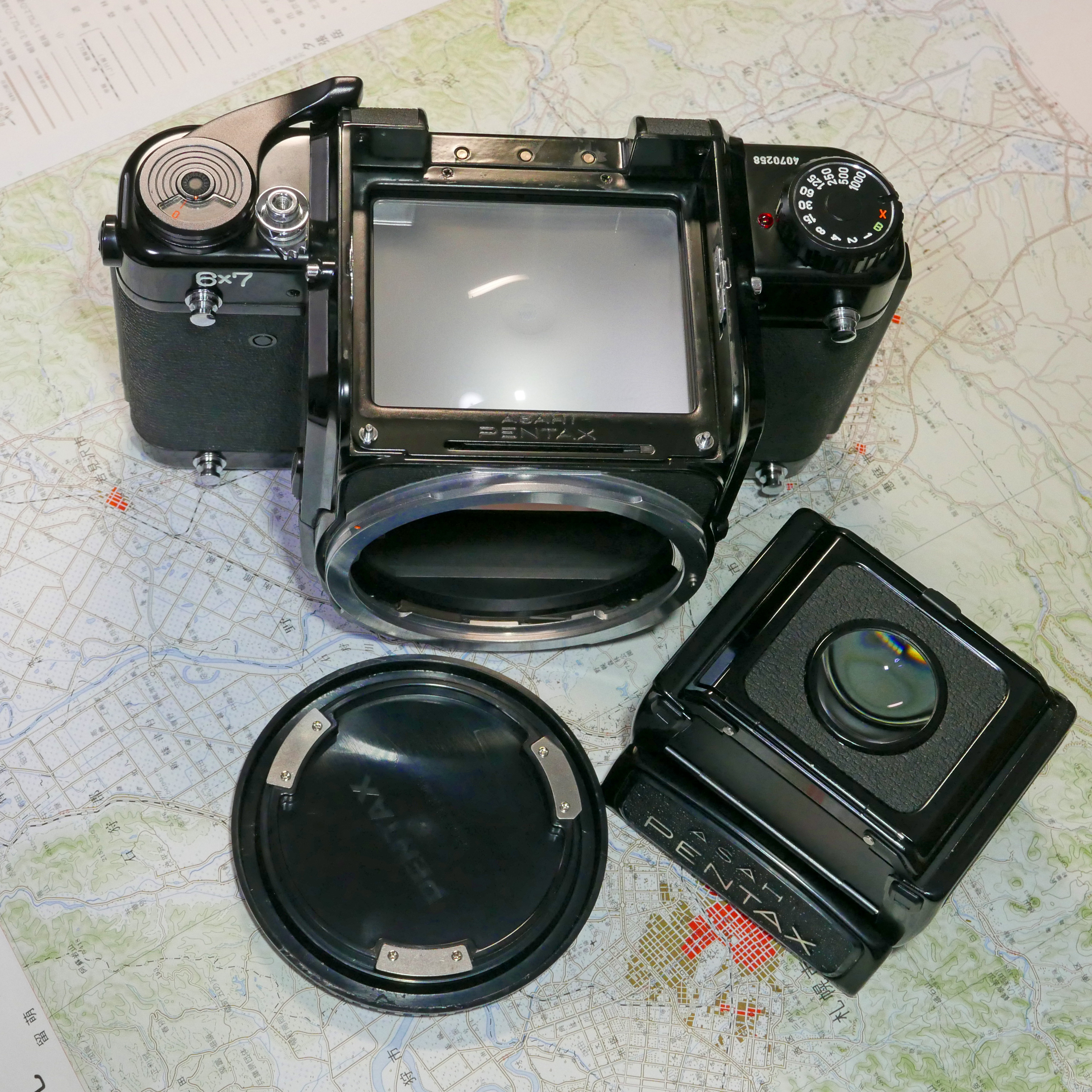 ペンタックス6X7「前後期？」でフィルムカウンター切り替えに触るヨ！