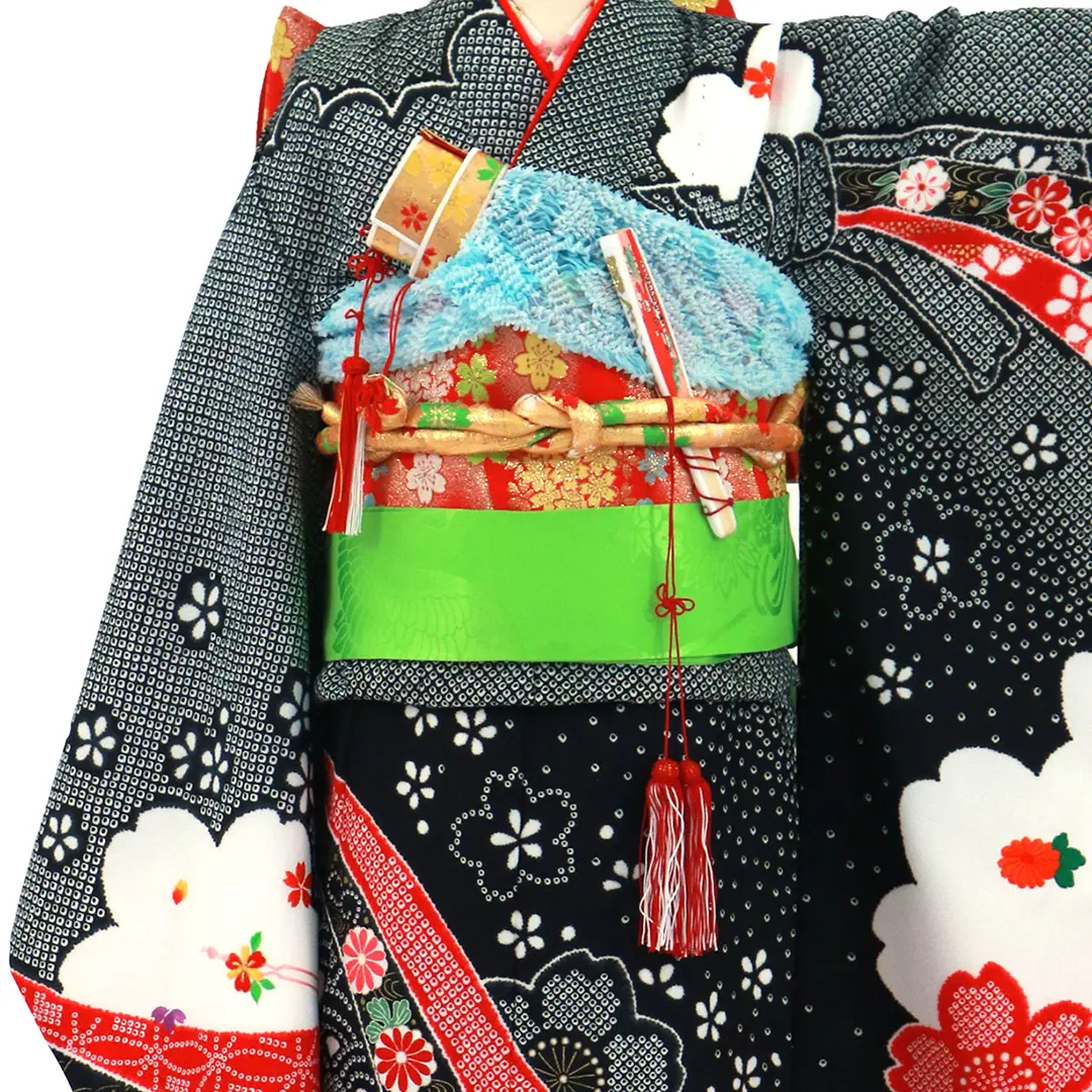 黒地に疋田（ひった）の桜、御所車の着物／七五三・七歳女の子 | 宅配