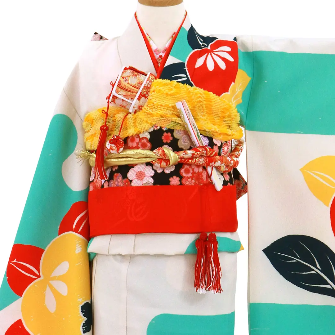 アイボリー地に橘とエ霞の着物／七五三・七歳女の子 | 宅配着物