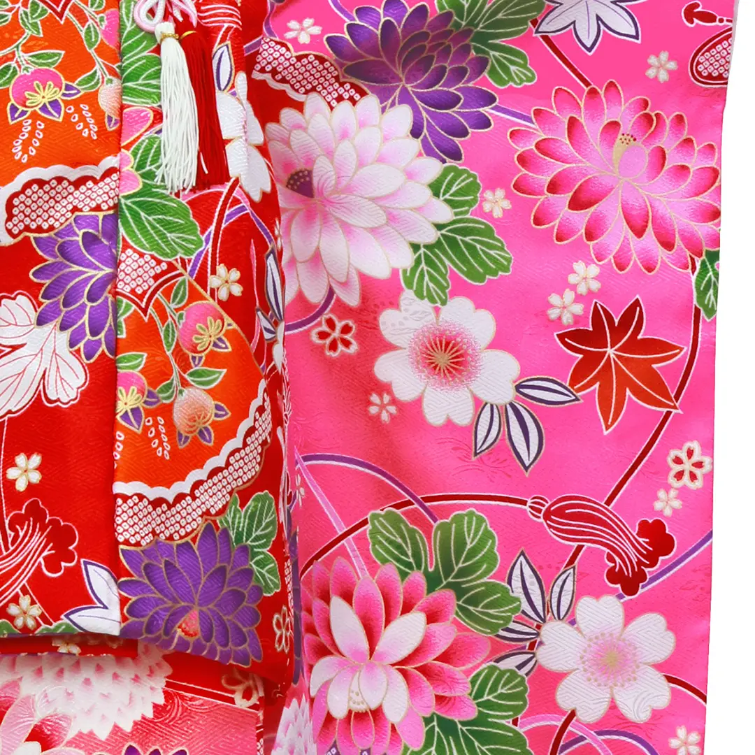 ピンク地に菊と扇の着物、同柄の被布コートセット／七五三・三歳女の子