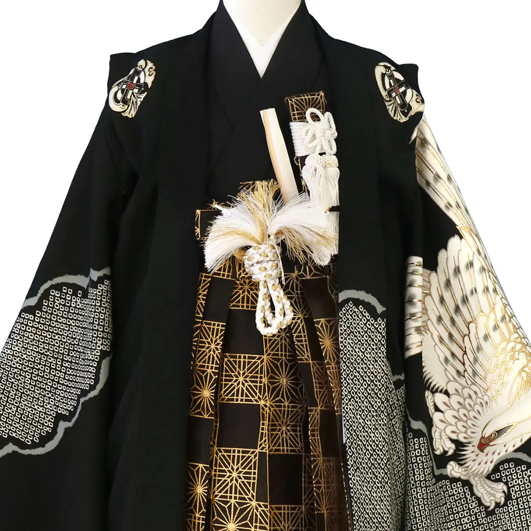 LOWRYS FARM》黒地に鷹と雲取り、黒の袴／七五三・五歳男の子・袴