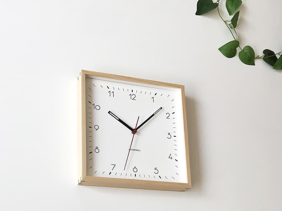 km-114_square_clock_3