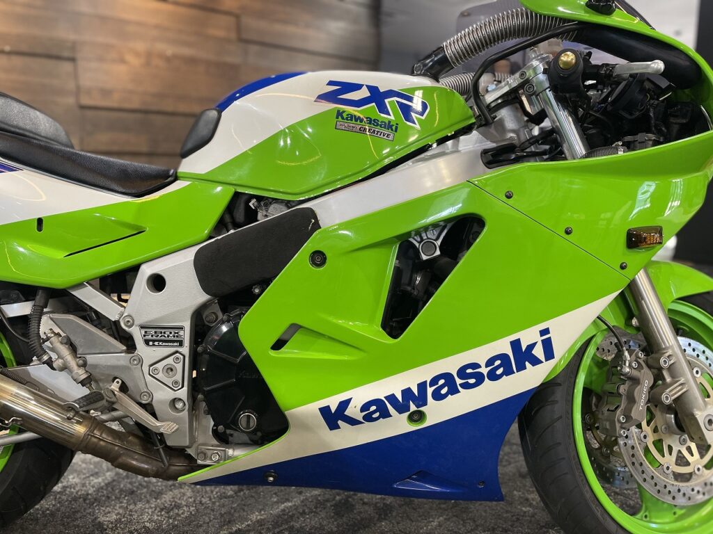 Ninja 40thアニバーサリーカラーの再現度は？ 『ZXR750』と比較しま