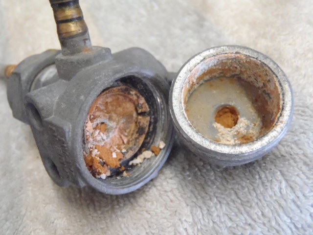 W1S,W1SA,650RS/W3 傷んだキャブレターのオーバーホール～フューエル