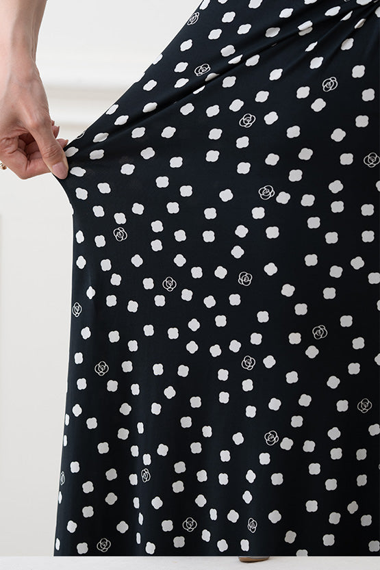 ローズドット柄ロングワンピース｜光沢裏起毛×美シルエット– kay me