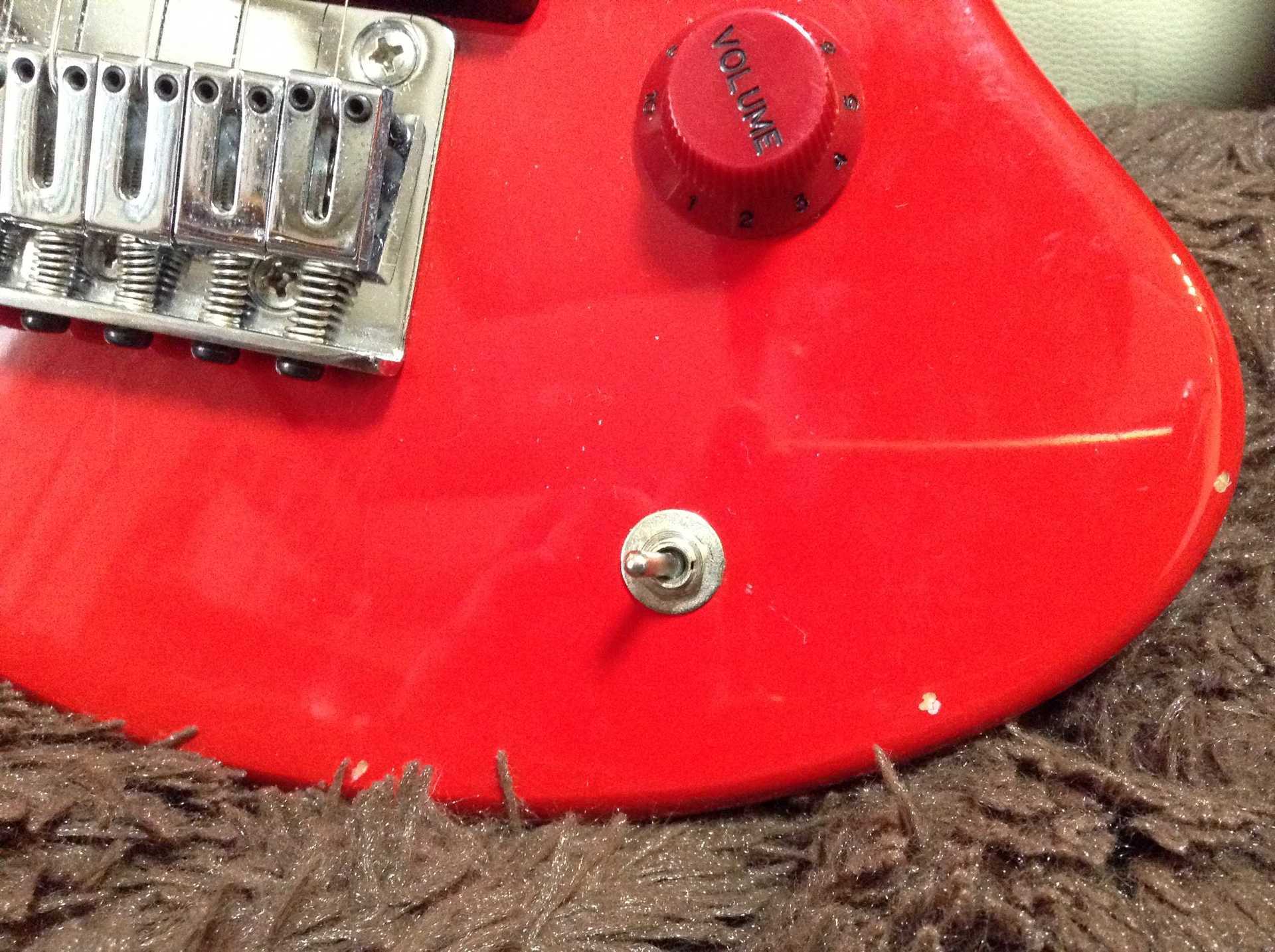 FERNANDES Zo-3 RED 1992or93？: 昔に比べりゃ 金も入るし・・・・