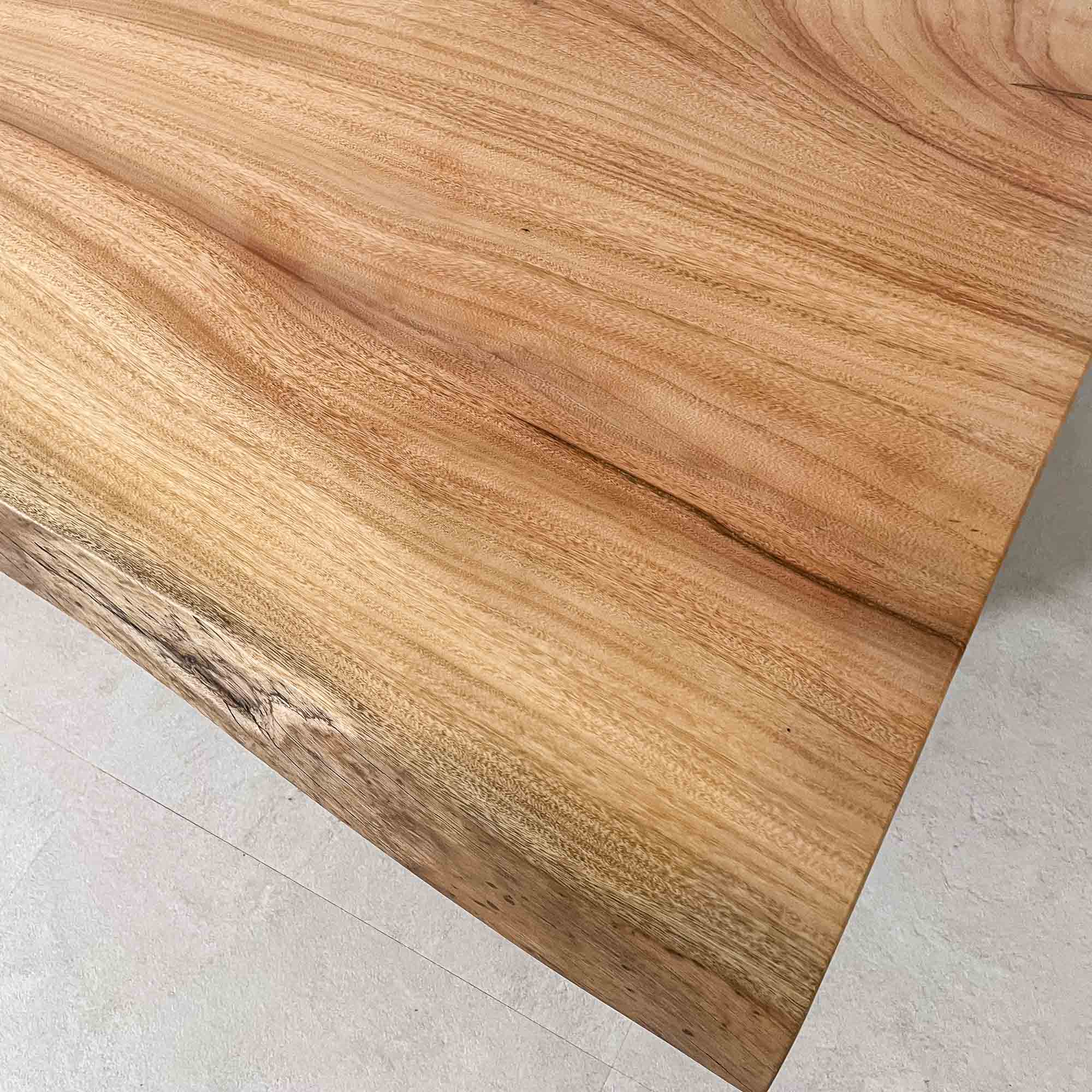 楠(くす)一枚板テーブル｜【公式】KIDO MEIMOKU（鬼童銘木） – 【公式