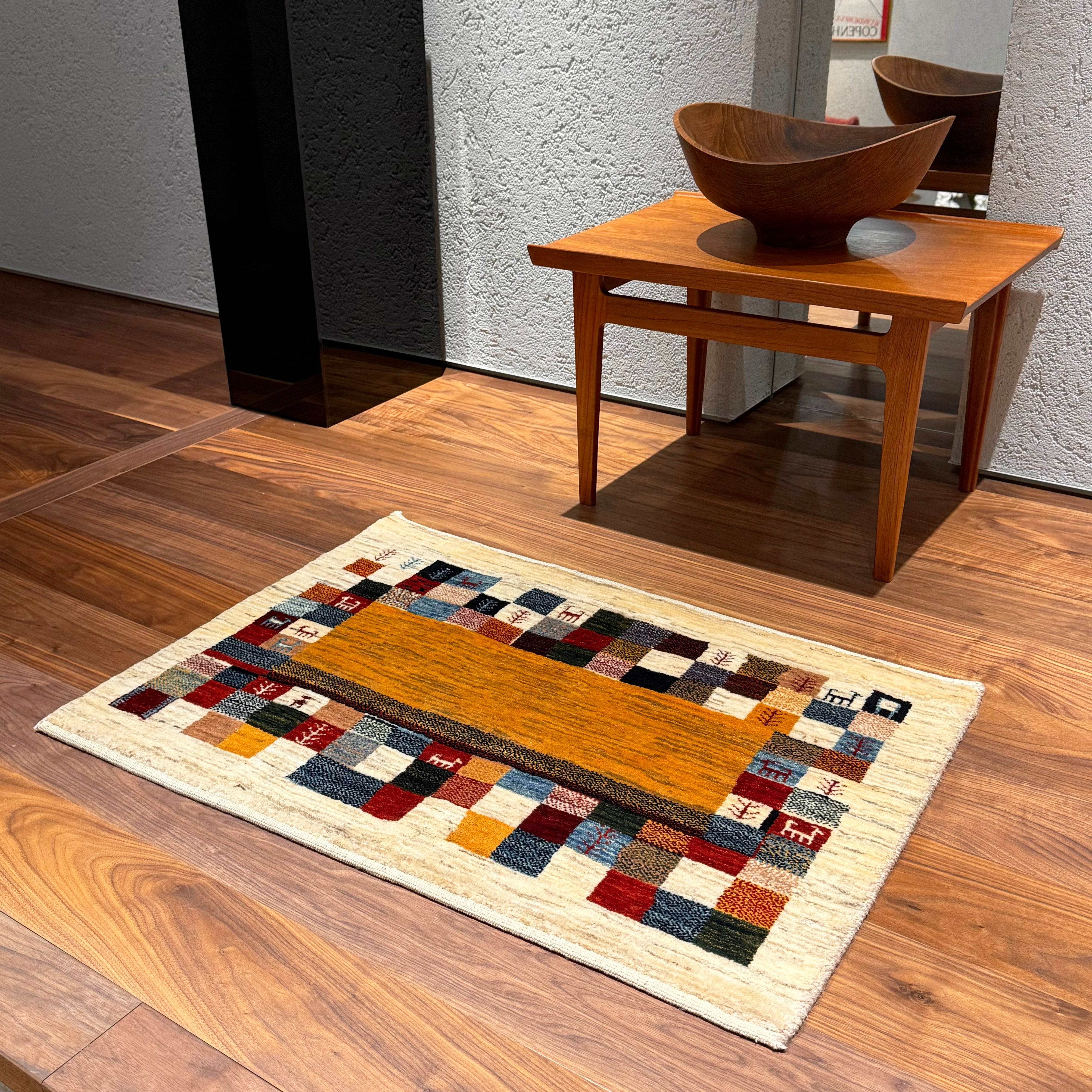 遊牧民の絨毯 】Zollanvari ゾランヴァリ ギャッベ 86×60㎝ (No.04085