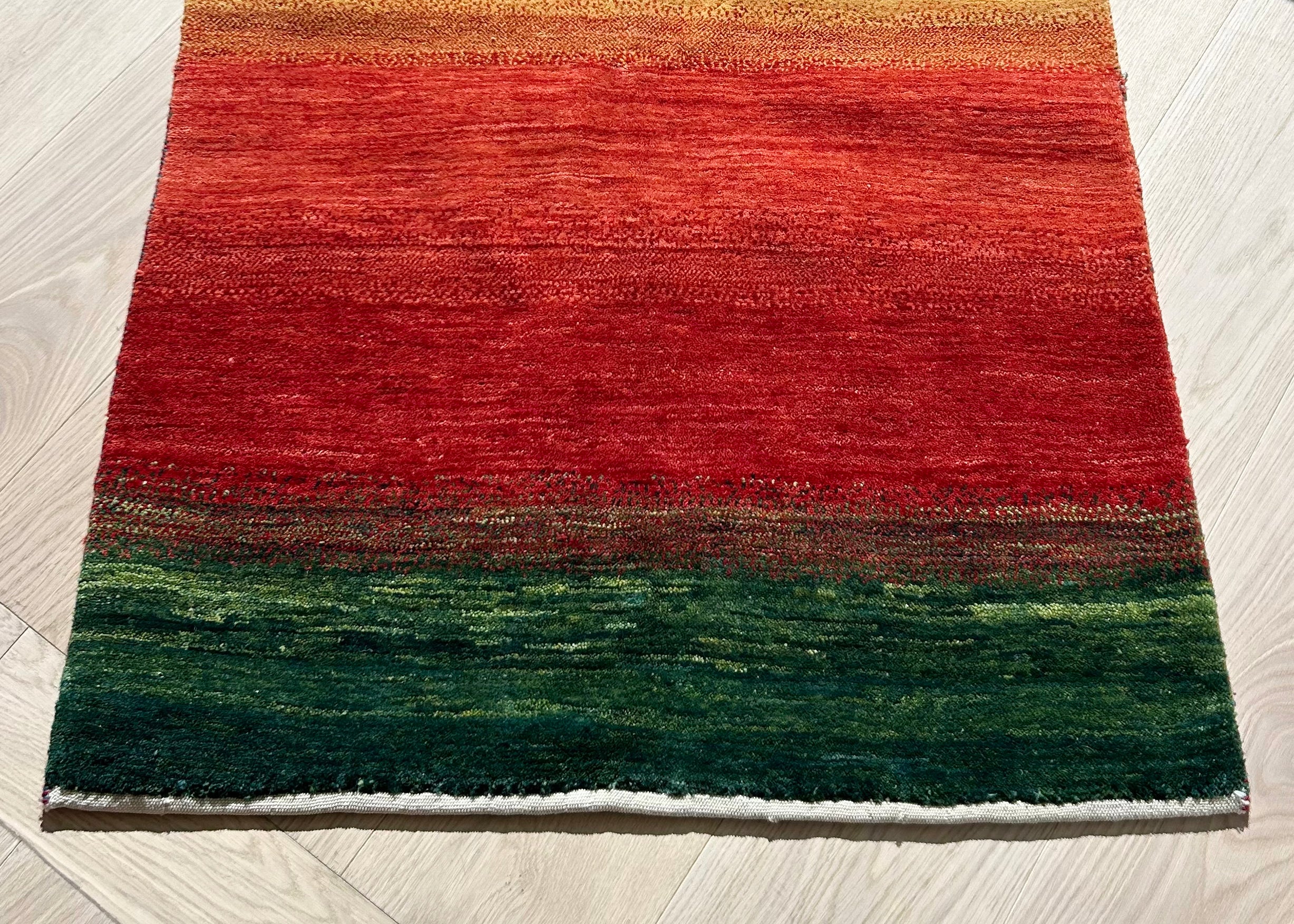 遊牧民の絨毯 】Zollanvari ゾランヴァリ ギャッベ 119×82㎝ (No.04094