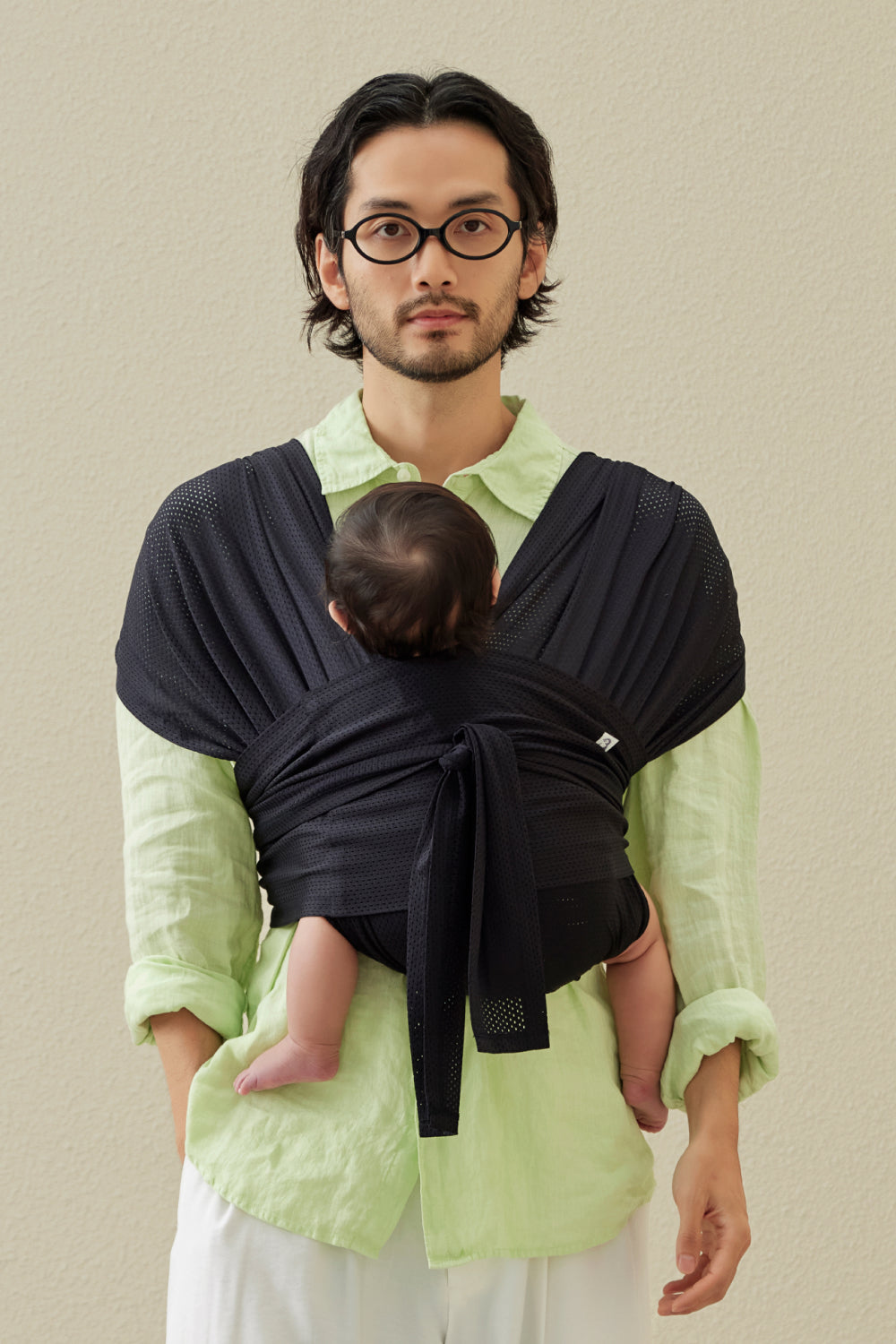 コニー抱っこ紐FLEX AirMesh™ | 通気性の良いメッシュ素材。新生児から
