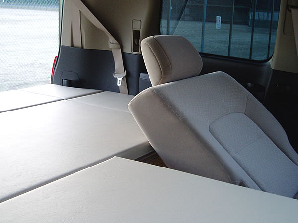 ランクル200 サードシート付仕様 | 工房リンクス・ベットキット