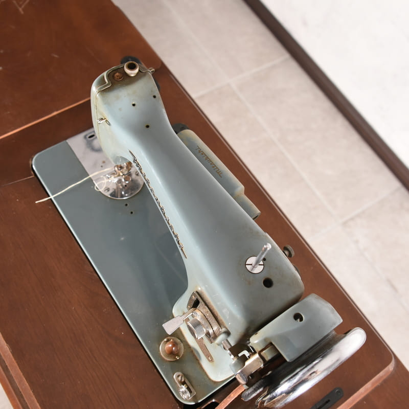 三菱 足踏みミシン / SM-14 – 神戸アンティークウェアハウス