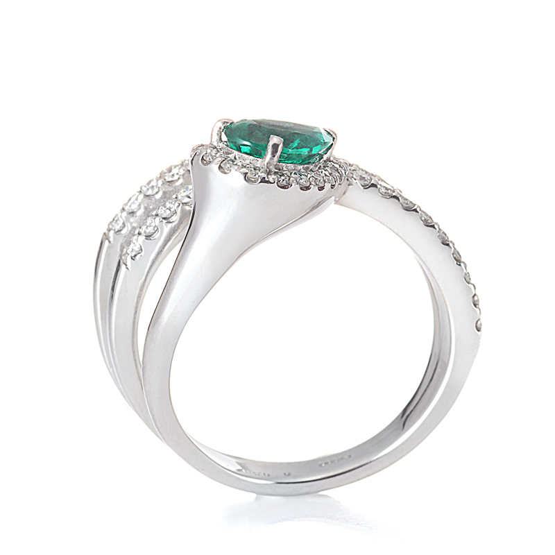 プラチナ エメラルド ダイヤモンド リング（E0.613ct D0.60ct）｜真珠