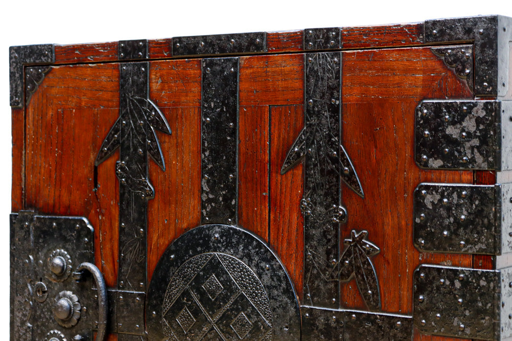 珍品!! 総桐!! 堅牢な造りで重厚感のある庄内船箪笥 BB2665 – 古福庵