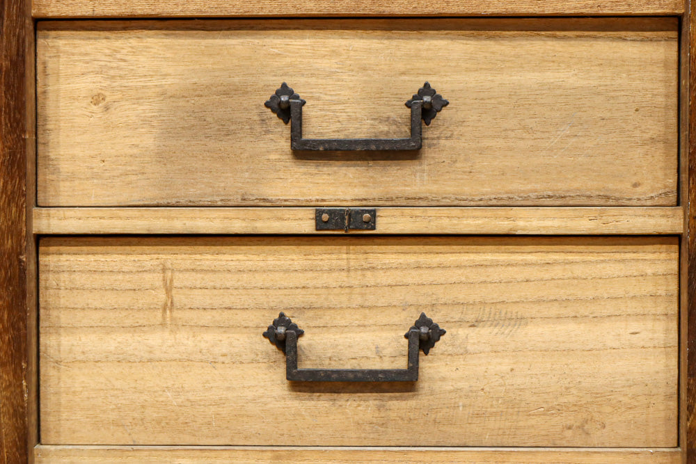 歴史を重ねた風格が趣きのある総桐観音扉帳場箪笥 BB3213 – 古福庵