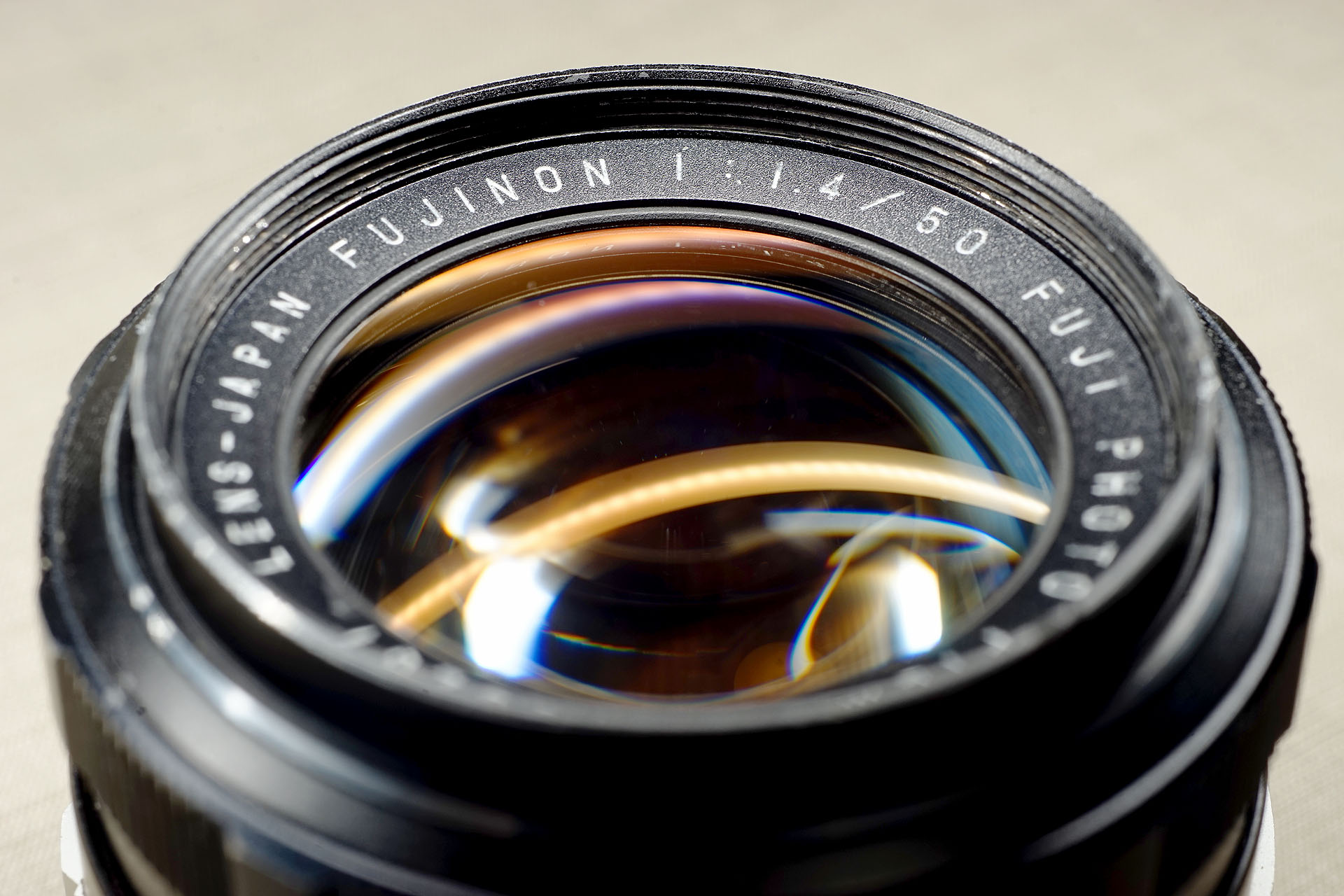 ふんわり柔らか端正描写 ／ フジノン FUJINON 50mm f1.4（初期型