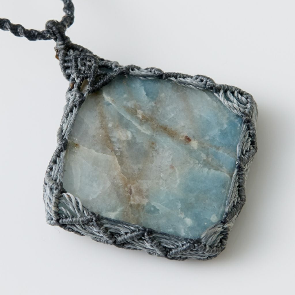 ペンダント／青色（入コン沢）ヒスイ | 糸魚川翡翠工房こたき