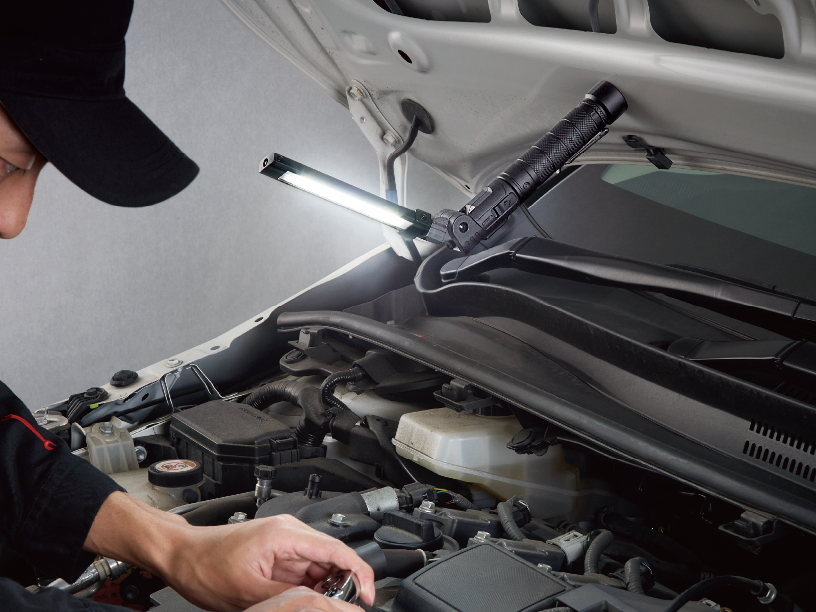 充電式LED折りたたみライト | KTCツールオフィシャルサイト