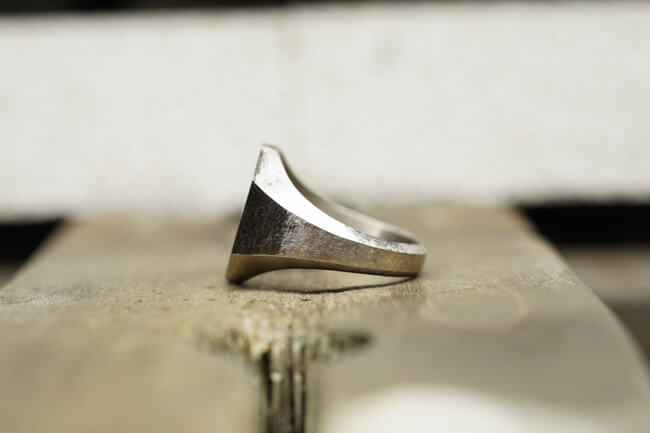 世代を超えて引き継がれていくシグネットリング | KUBUS