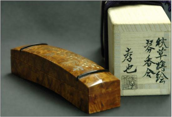 秋草蒔絵 琴香合